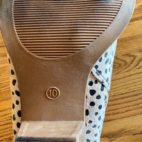 Stylish Polka Dot Ankle Boots. SB3 - Picture 7 of 7